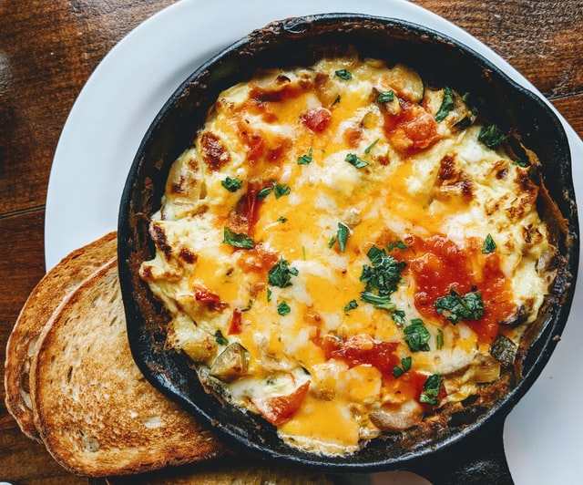Smoky Bacon Sriracha Mac and Cheese – Fat Cat Gourmet Hot Sauces & Specialty Condiments